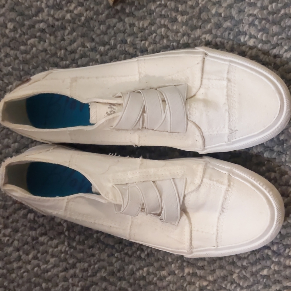 Canvas sneakers